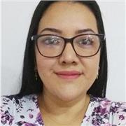 de informática y computación a niños muy pequeños y a adultos